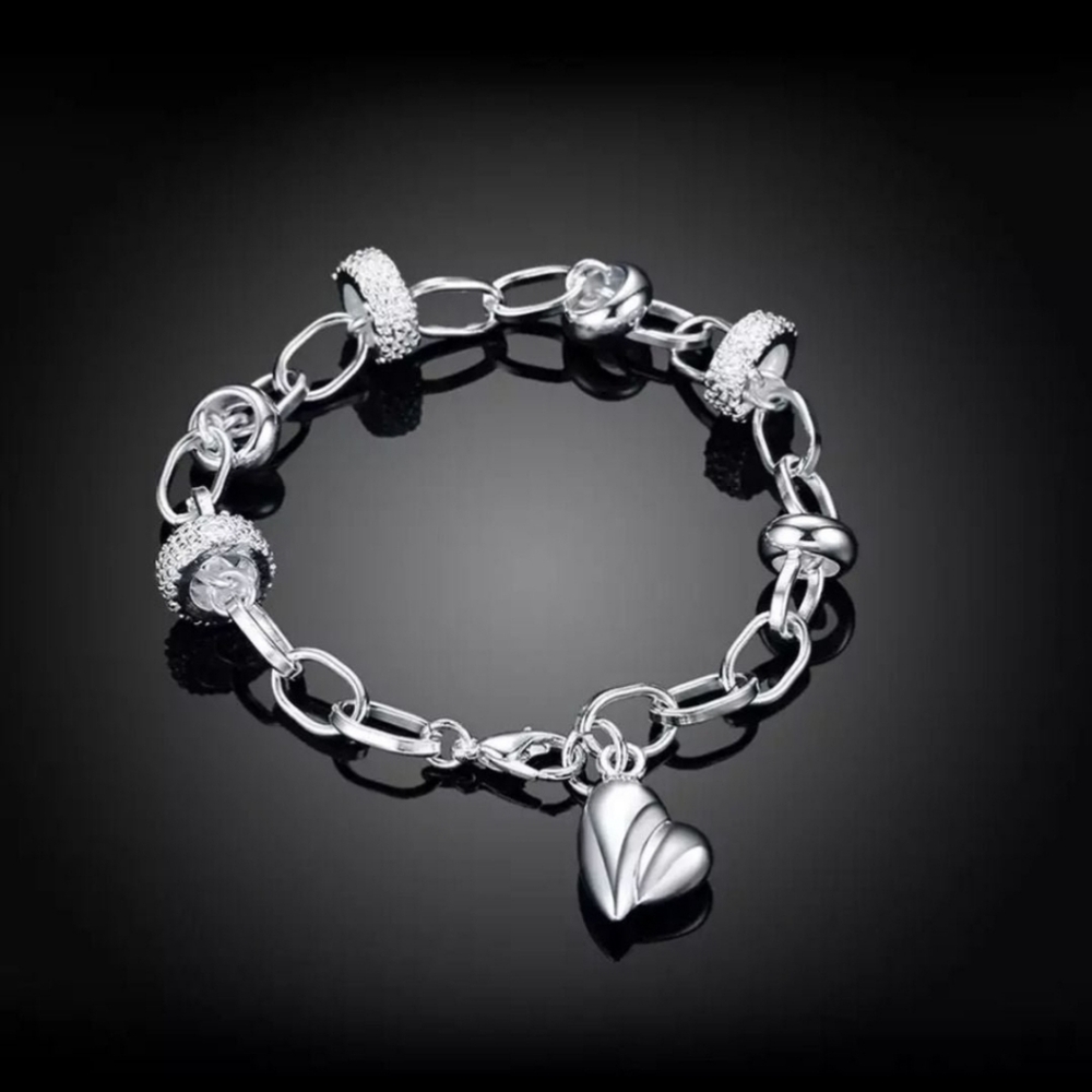 Beautiful Silver Heart Bracelet